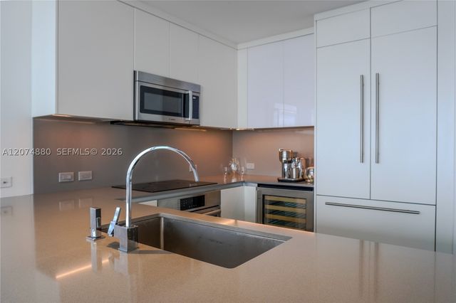 88 SW 7 2112, Miami, FL 33130