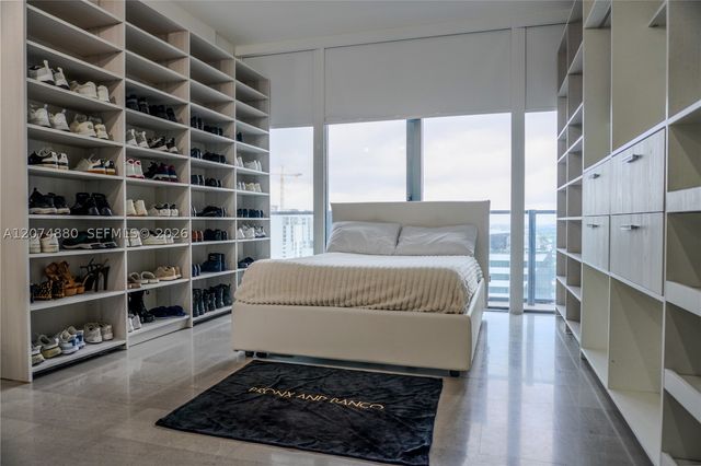 88 SW 7 2112, Miami, FL 33130