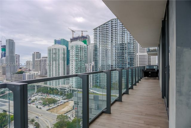 88 SW 7 2112, Miami, FL 33130