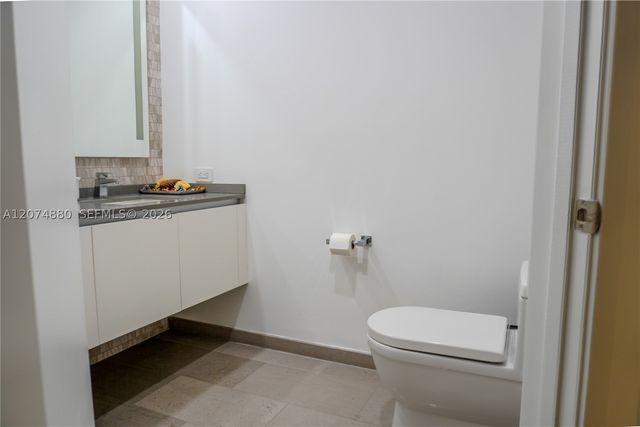 88 SW 7 2112, Miami, FL 33130