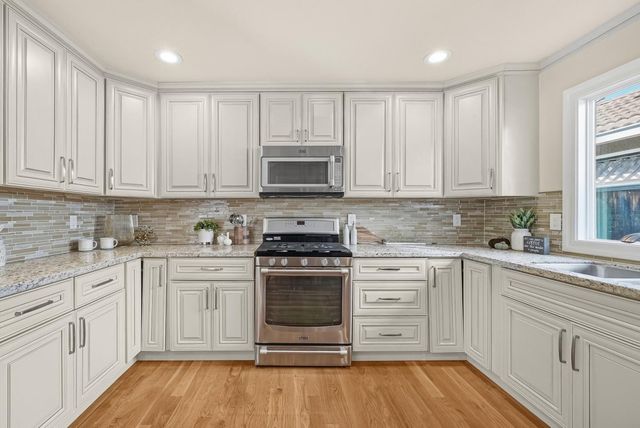 2535 Crystal Drive, Santa Clara, CA 95051