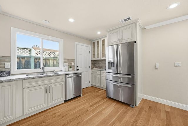 2535 Crystal Drive, Santa Clara, CA 95051