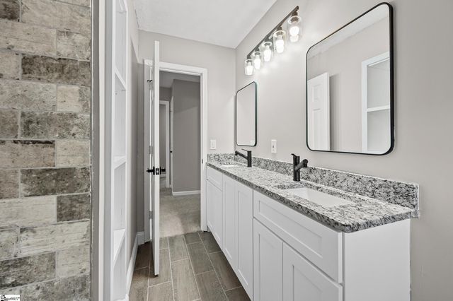 115 Oglewood Drive, Simpsonville, SC 29681