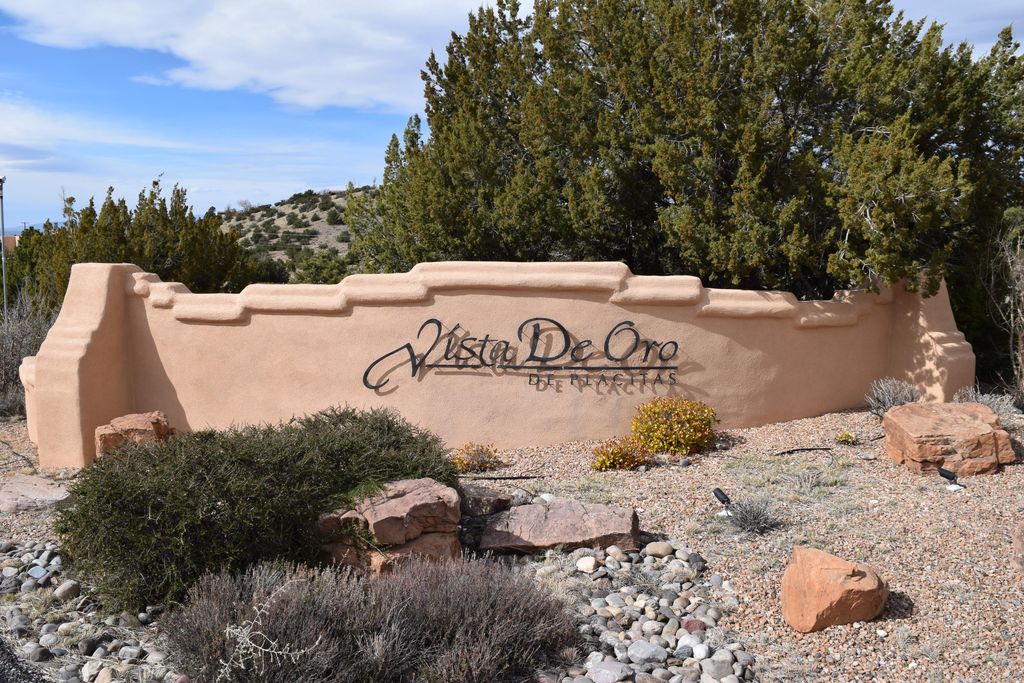 10 Vista de Oro, Placitas, NM 87043