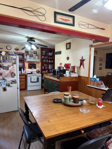 711 24th St, Crane, TX 79731