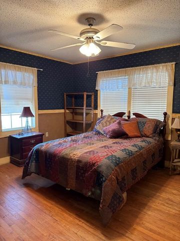 711 24th St, Crane, TX 79731