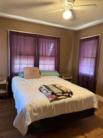 711 24th St, Crane, TX 79731