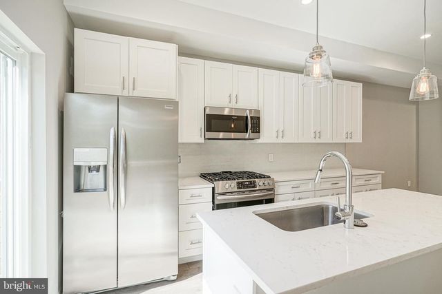 542 PIERCE ST, Philadelphia, PA 19148