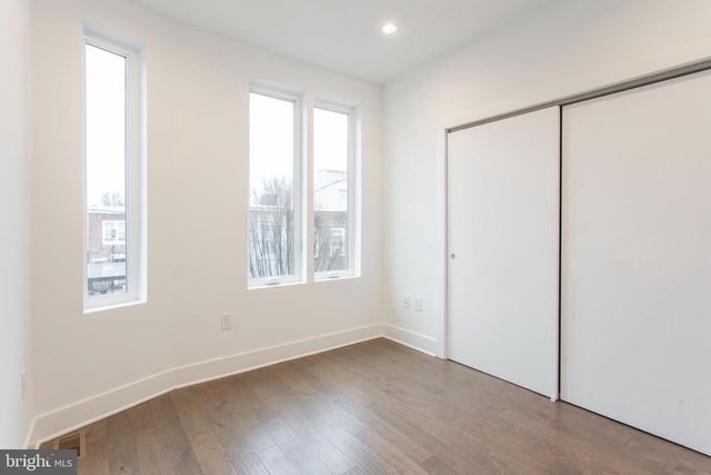 542 PIERCE ST, Philadelphia, PA 19148