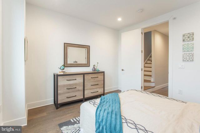 542 PIERCE ST, Philadelphia, PA 19148