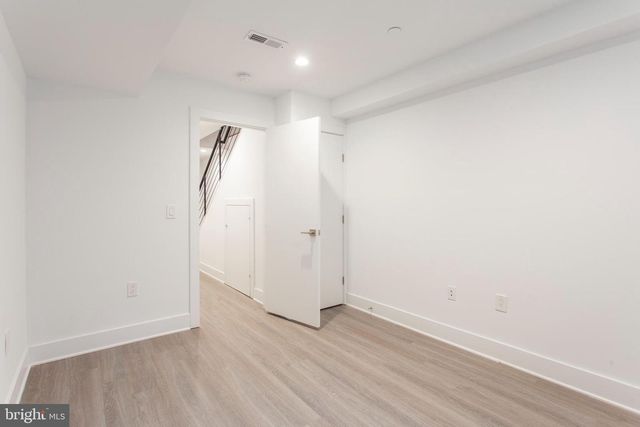 542 PIERCE ST, Philadelphia, PA 19148