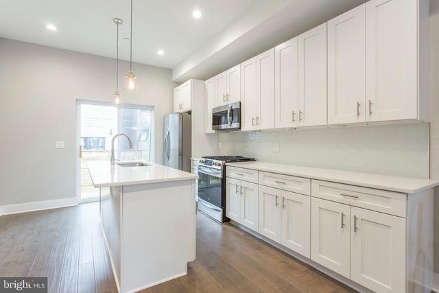 542 PIERCE ST, Philadelphia, PA 19148