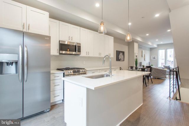 542 PIERCE ST, Philadelphia, PA 19148