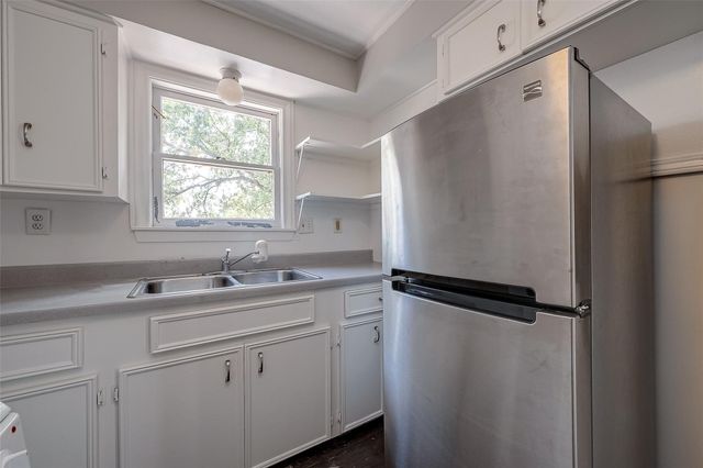 415 Fairbanks - Garage Apartment A Street Garage, Houston, TX 77009