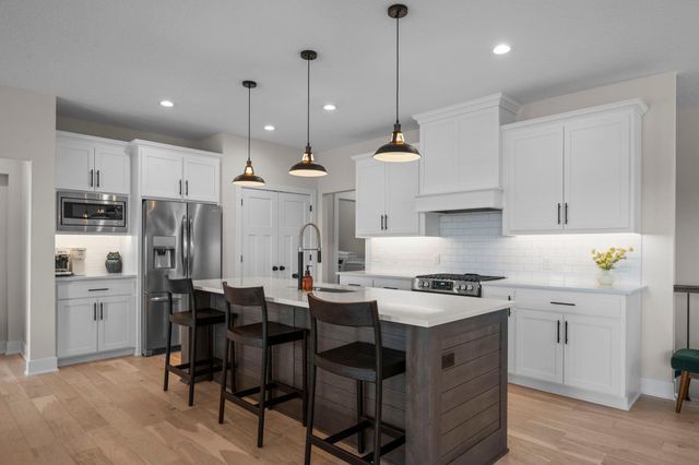 3925 Noah Court NW, Prior Lake, MN 55372