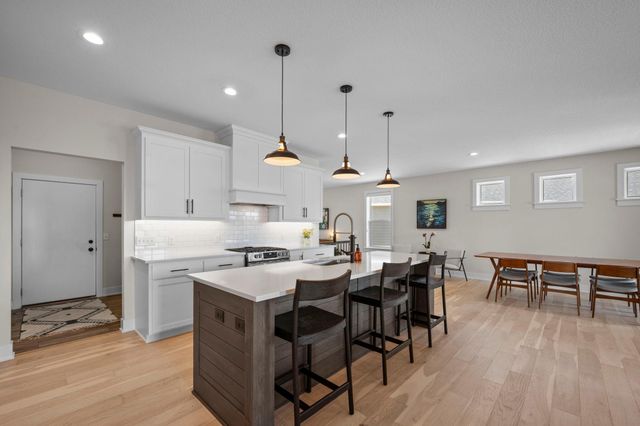 3925 Noah Court NW, Prior Lake, MN 55372