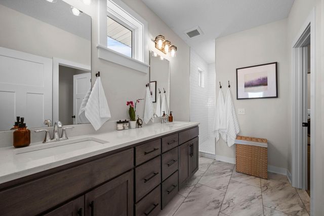 3925 Noah Court NW, Prior Lake, MN 55372