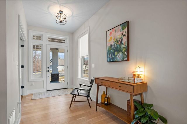 3925 Noah Court NW, Prior Lake, MN 55372