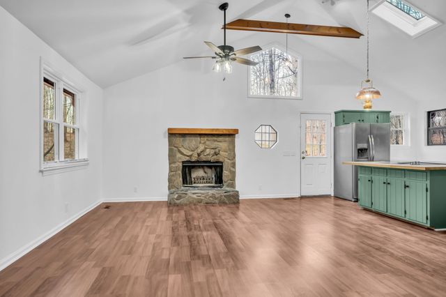 1017 Yellow Hammer Dr, Kingston Springs, TN 37082