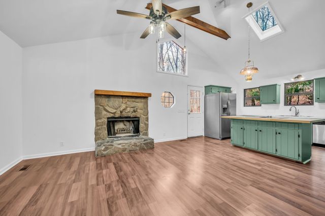 1017 Yellow Hammer Dr, Kingston Springs, TN 37082