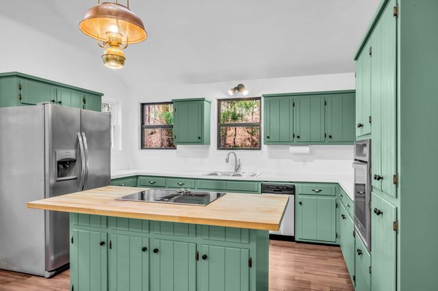 1017 Yellow Hammer Dr, Kingston Springs, TN 37082