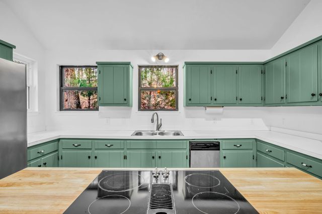 1017 Yellow Hammer Dr, Kingston Springs, TN 37082