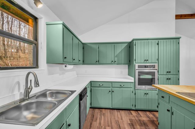 1017 Yellow Hammer Dr, Kingston Springs, TN 37082