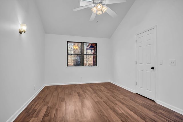 1017 Yellow Hammer Dr, Kingston Springs, TN 37082