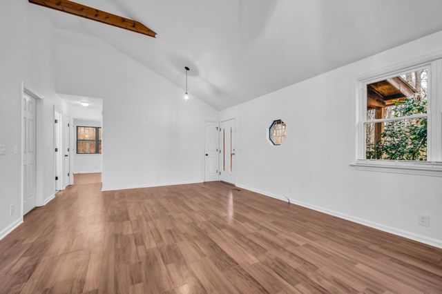 1017 Yellow Hammer Dr, Kingston Springs, TN 37082