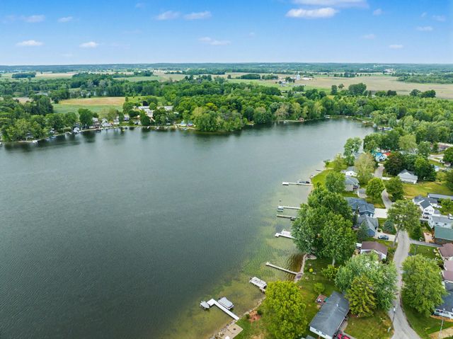 11940 E 690, Hudson, IN 46747
