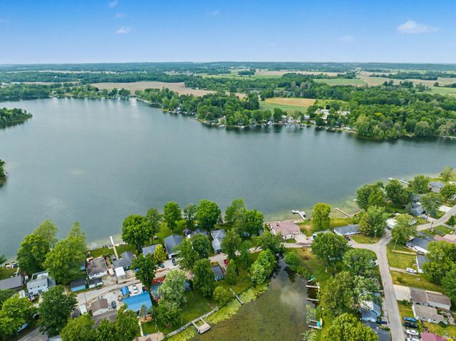 11940 E 690, Hudson, IN 46747