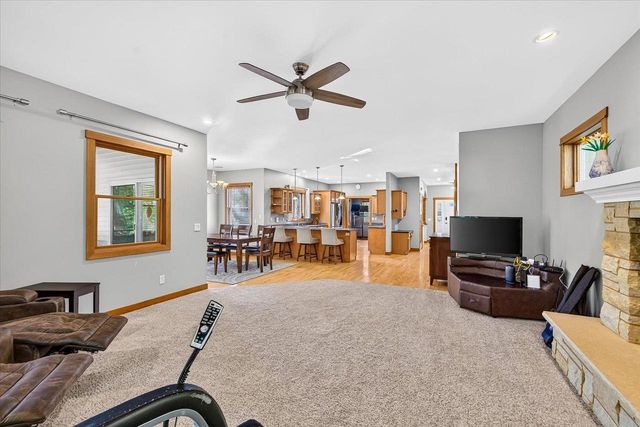 1018 Tamarack Way, Verona, WI 53593