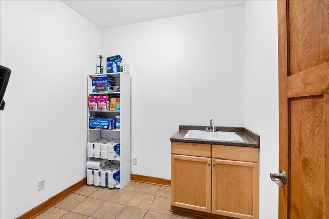 1018 Tamarack Way, Verona, WI 53593