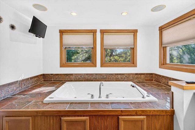 1018 Tamarack Way, Verona, WI 53593