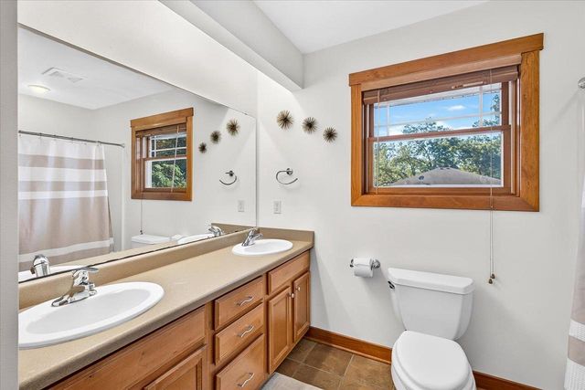 1018 Tamarack Way, Verona, WI 53593