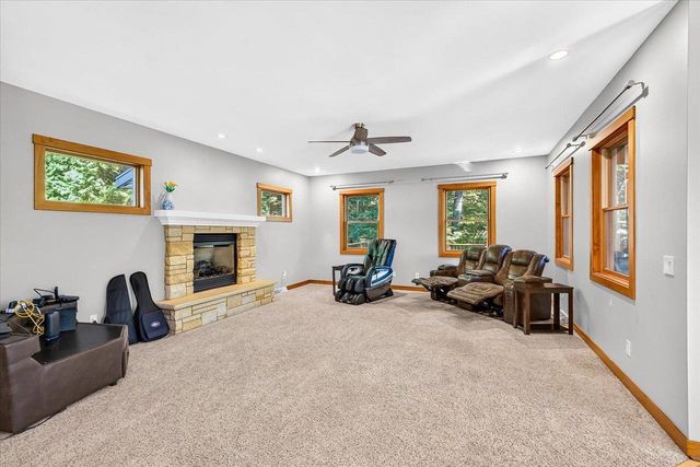 1018 Tamarack Way, Verona, WI 53593