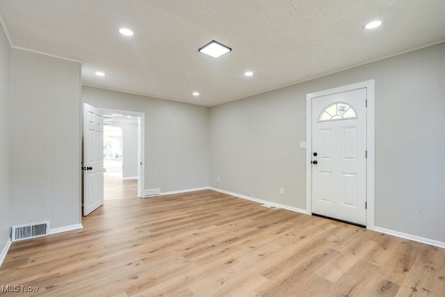 4015 Bayard, South Euclid, OH 44121