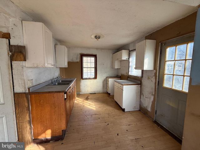 558 MARTINSBURG RD, Berkeley Springs, WV 25411