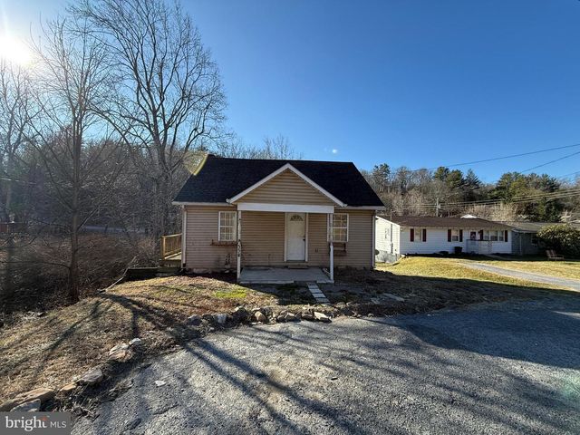 558 MARTINSBURG RD, Berkeley Springs, WV 25411
