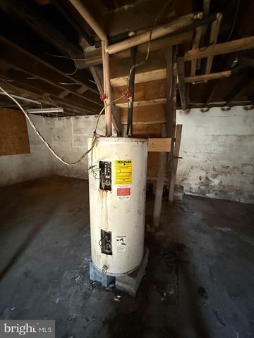 558 MARTINSBURG RD, Berkeley Springs, WV 25411