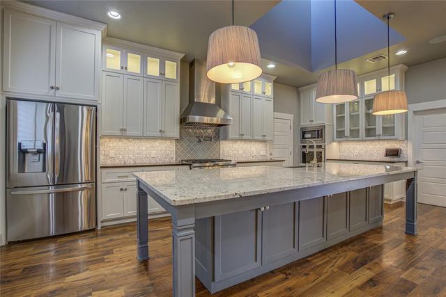 2400 Old Creek Road, Edmond, OK 73034