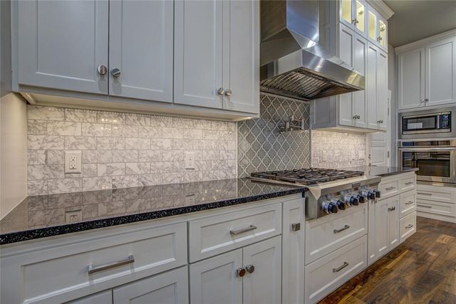 2400 Old Creek Road, Edmond, OK 73034