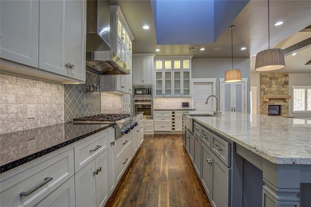 2400 Old Creek Road, Edmond, OK 73034