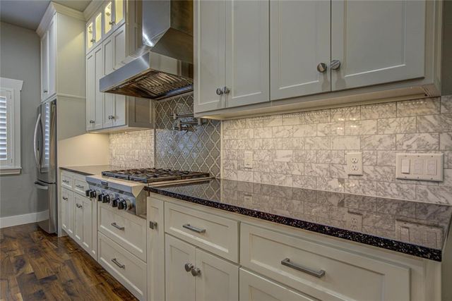 2400 Old Creek Road, Edmond, OK 73034