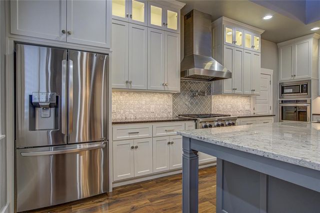 2400 Old Creek Road, Edmond, OK 73034