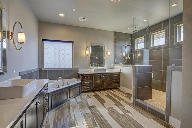 2400 Old Creek Road, Edmond, OK 73034