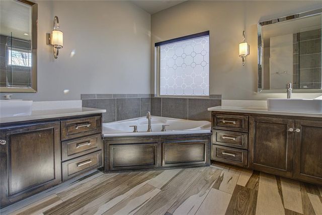 2400 Old Creek Road, Edmond, OK 73034