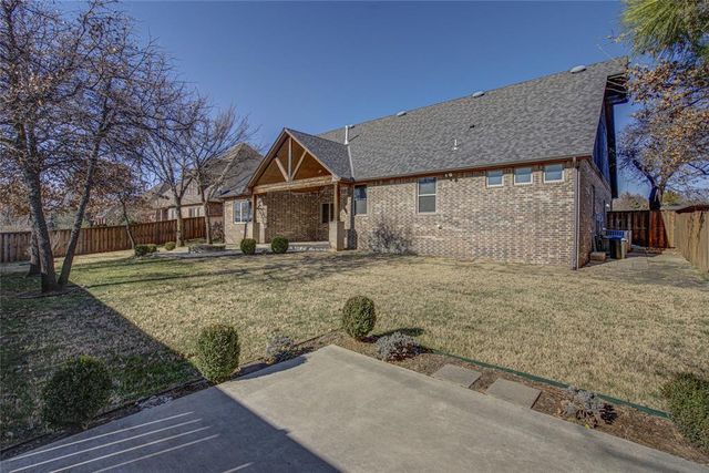 2400 Old Creek Road, Edmond, OK 73034