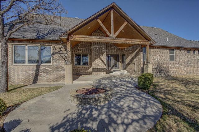 2400 Old Creek Road, Edmond, OK 73034
