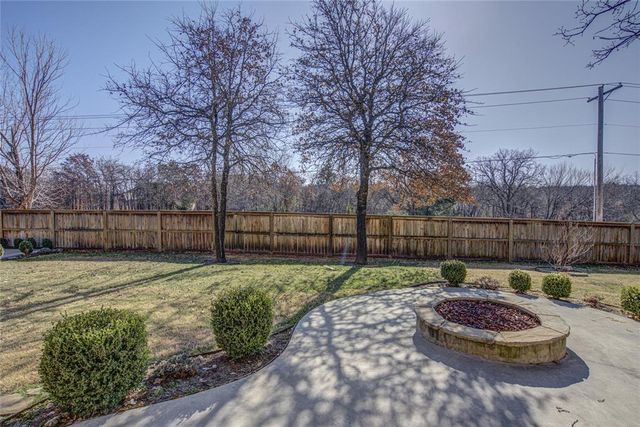 2400 Old Creek Road, Edmond, OK 73034